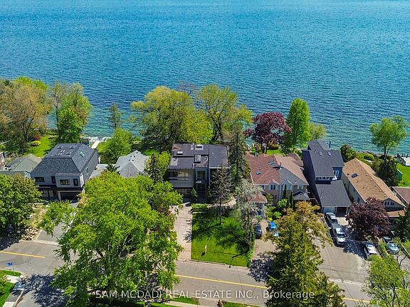 2nd image of 67 Lake Promenade