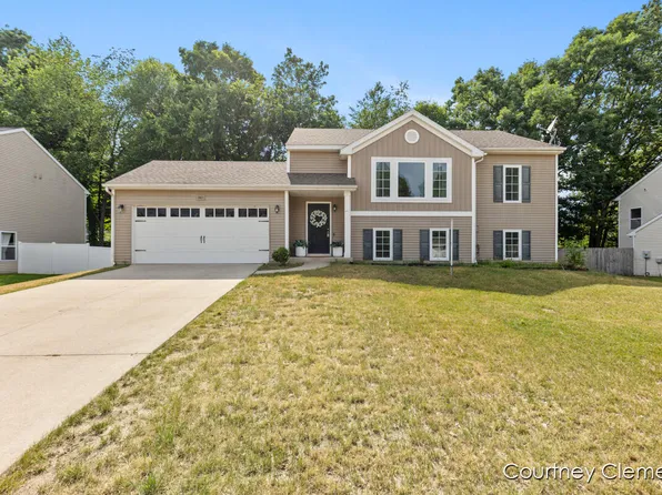 5827 Buchanan Ave SW, Wyoming, MI 49548