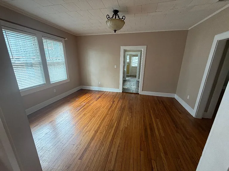 1115 Elmwood St — Photo 8