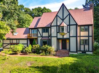 8 Franklin Woods Dr, Somers, CT 06071