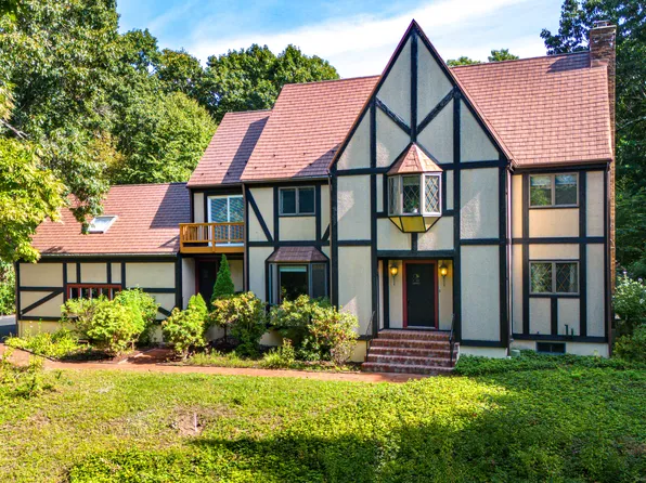 8 Franklin Woods Drive, Somers, CT 06071