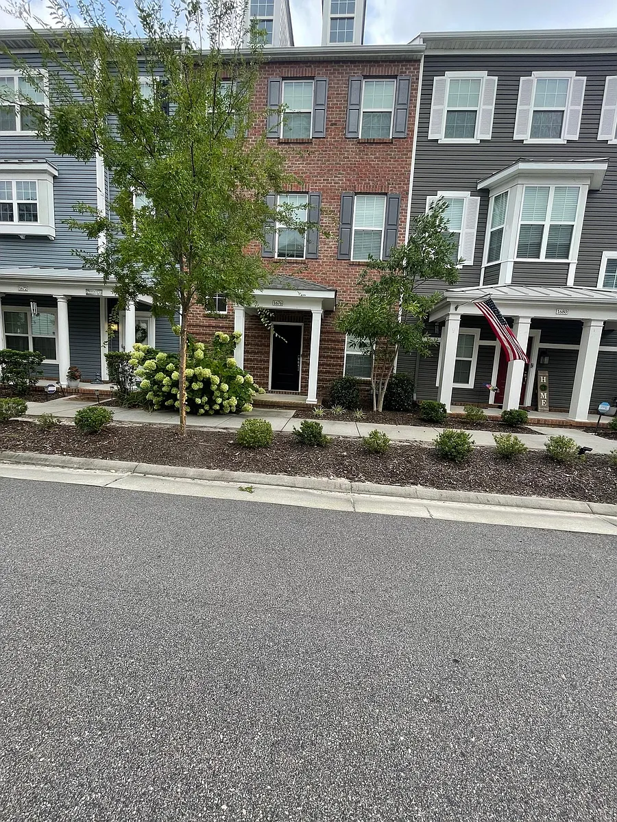 Building Photo - 1676 Avalene Way