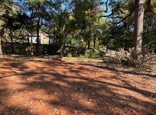 901 Hunter Dr, Palestine, TX 75801