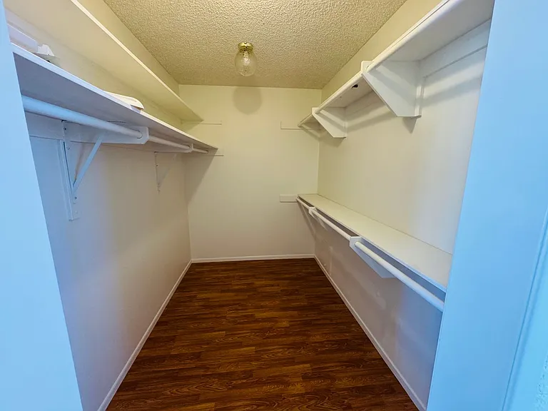 1023 N Agusta Ave — Photo 16