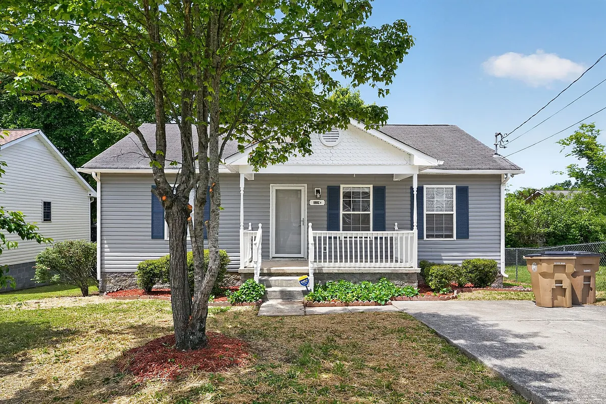 Building Photo - 3329D Moorewood Dr