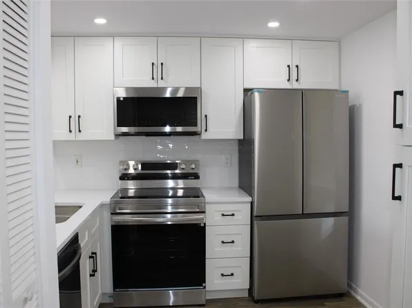 10501 W Broward Boulevard #403, Plantation, FL 33324