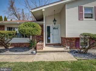 8206 Autrim Ln, Pikesville, MD 21208