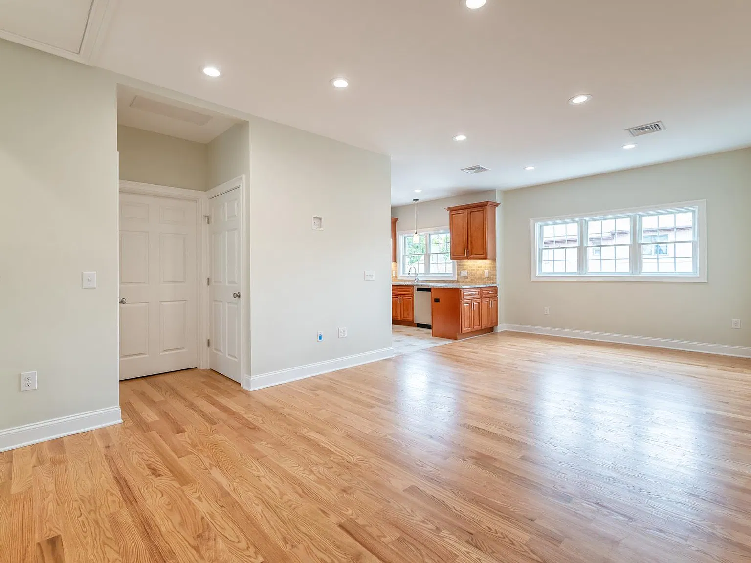 2 bed, $2,475 — Photo 2