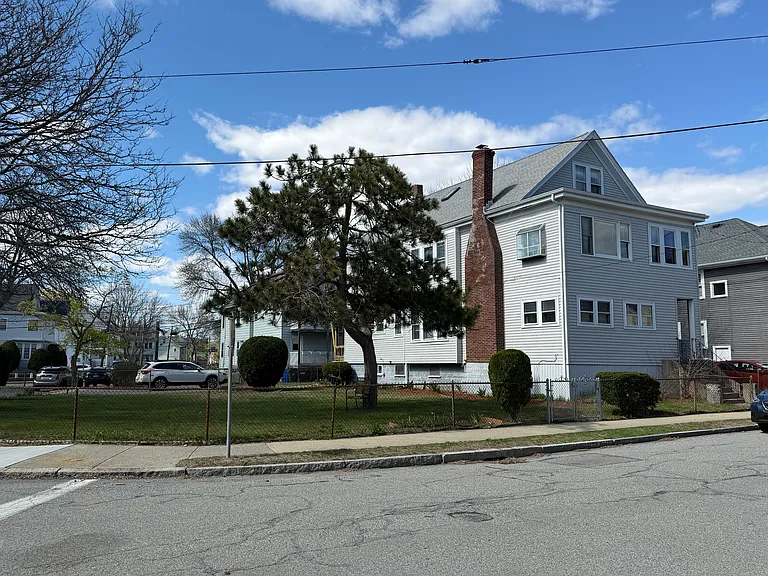 75 Varnum St #75 — Photo 2