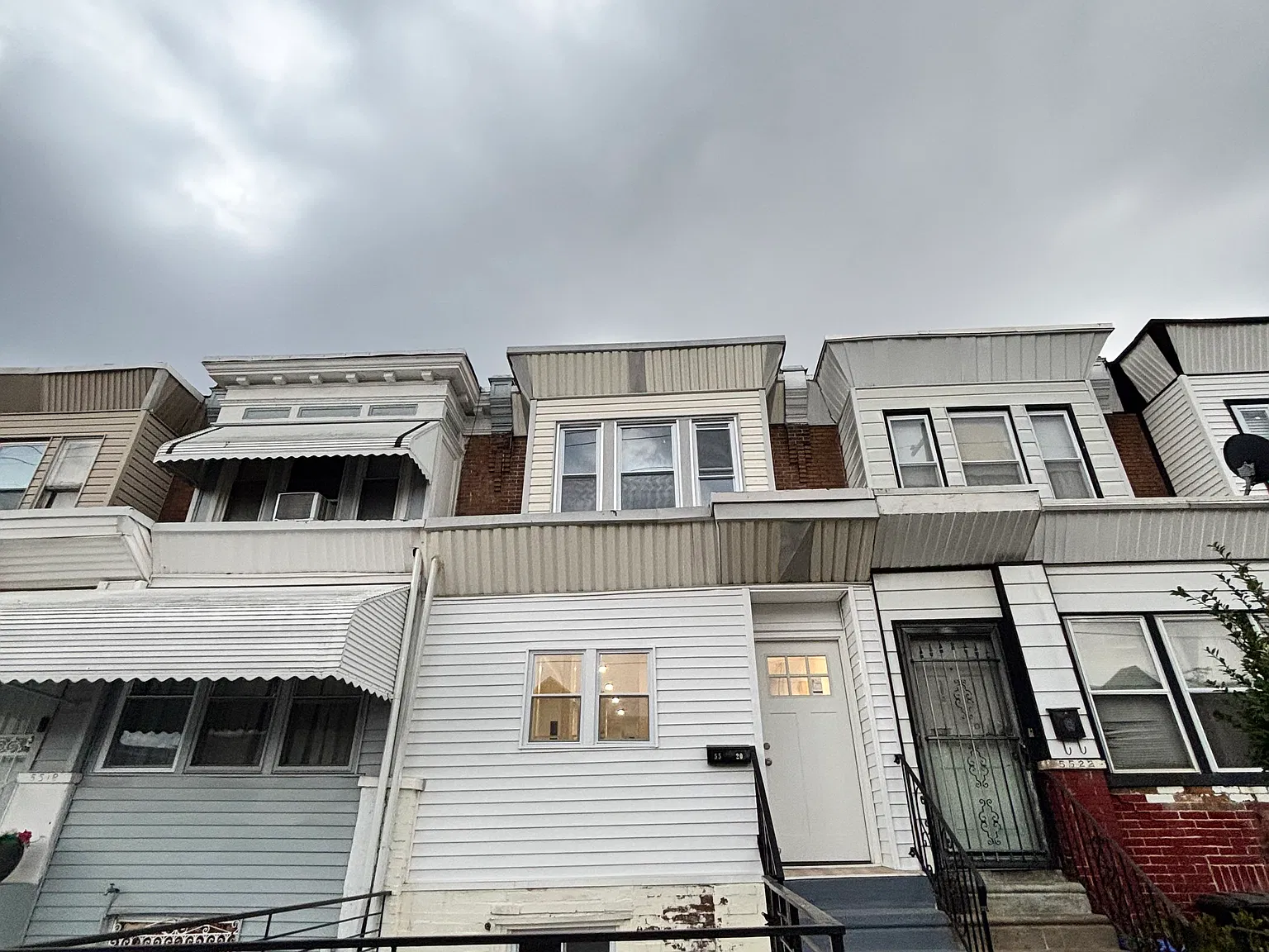 3 bed, 990 sqft, $1,850 — Photo 2