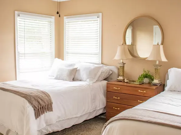 702 Broadmoor Dr, Bryan, TX 77802