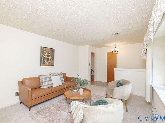 5th image of 18 Spring Ct