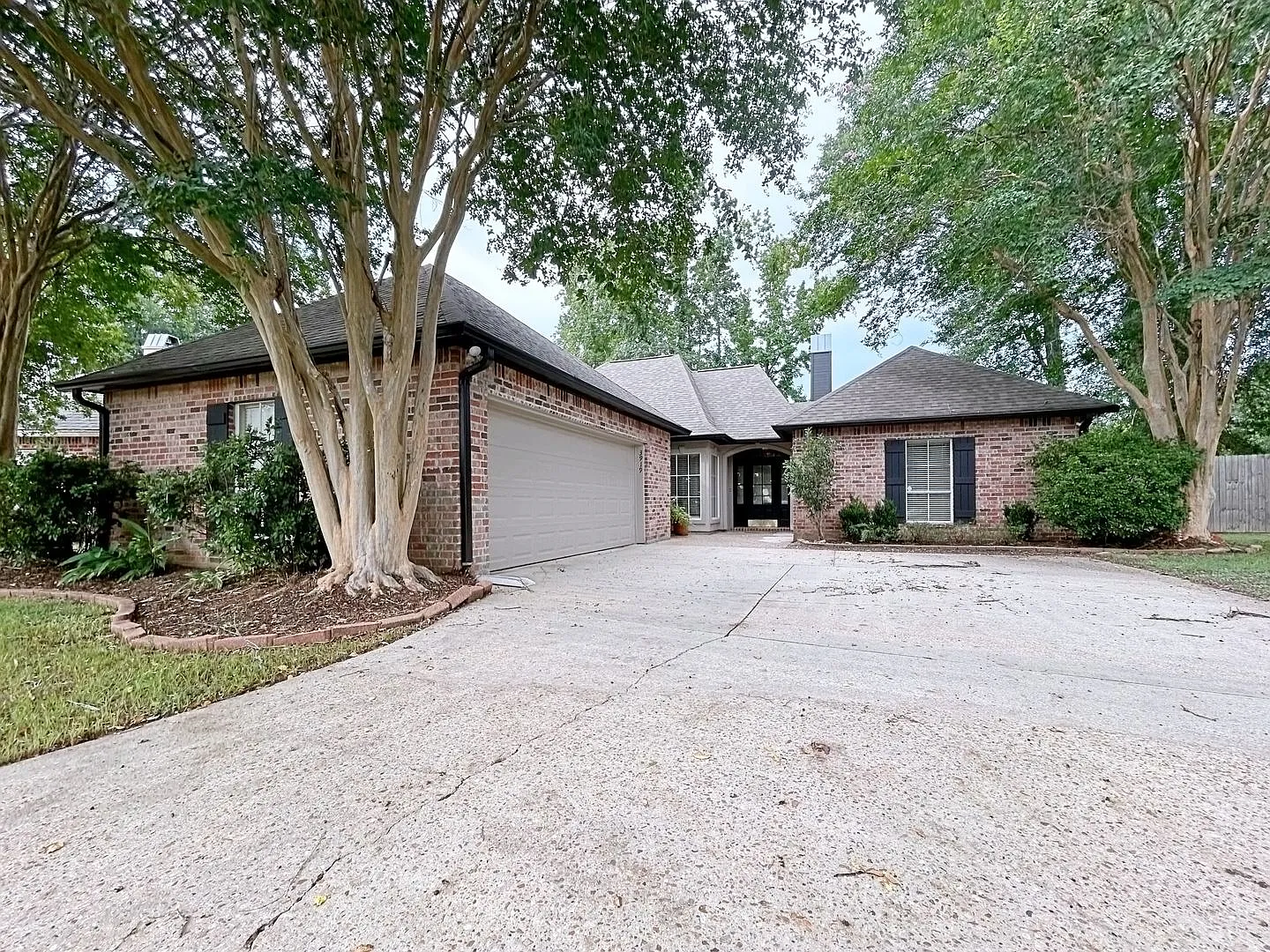 Spacious 3 Bedroom Home with Large Fenced Yard & Covered Patio — Photo 1