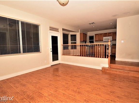 3rd image of 4036 Villeroy Ave