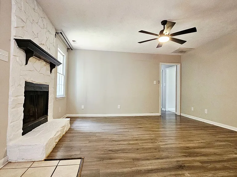 7490 Beverly Dr — Photo 6