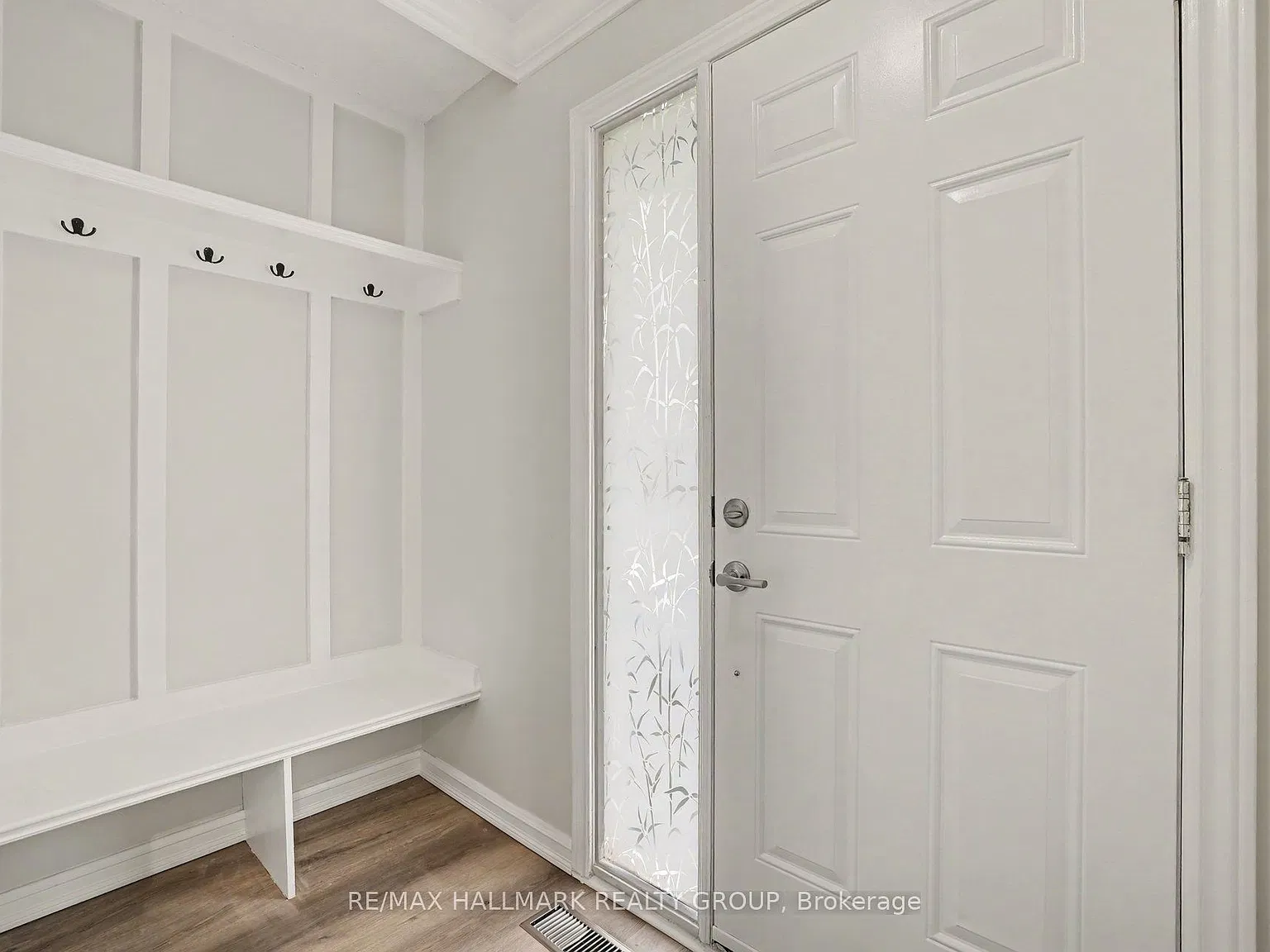 3 bed, $2,400 — Photo 2