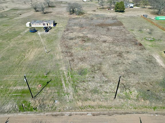 2nd image of 822 E Jess Hinton Rd