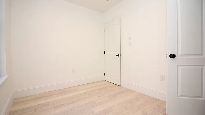 Rented by Nooklyn NYC LLC | media 31