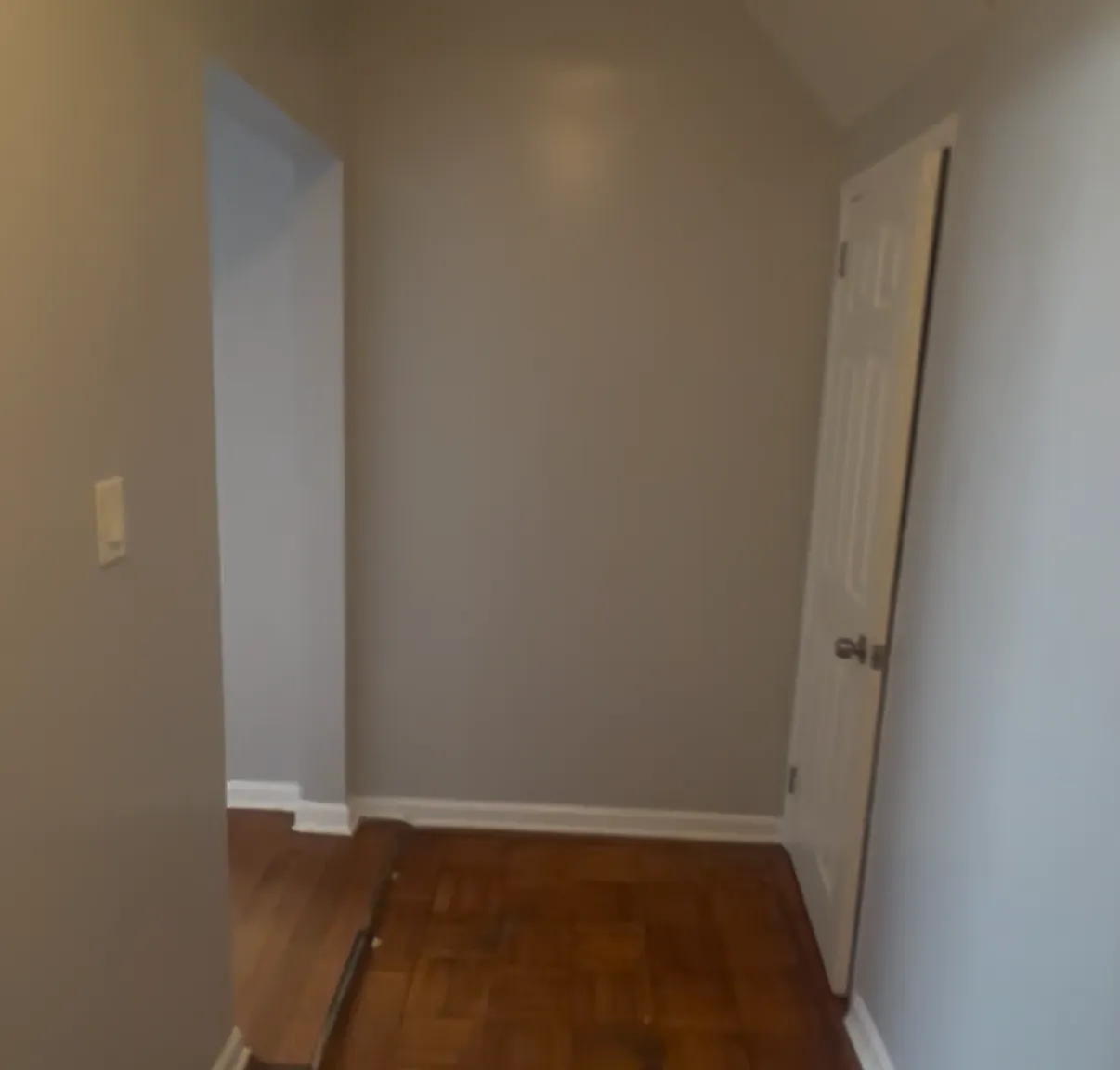 3 bed, 800 sqft, $2,300 — Photo 2