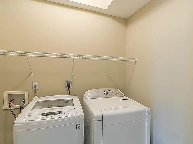 4515 Briar Hollow Pl #304 — Photo 18