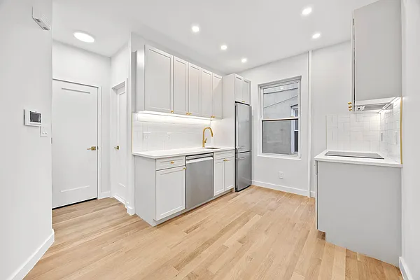 Rented by Kole Group | media 10