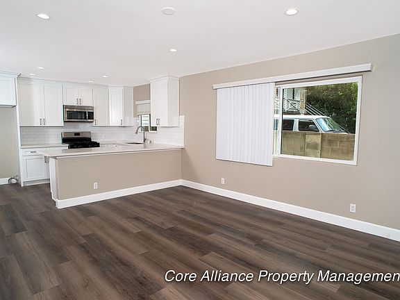 5th image of 10866 Bloomfield St #3
