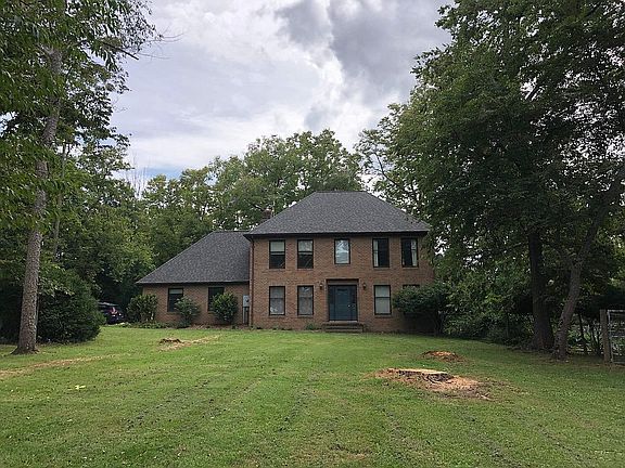 3rd image of 30 Chipped Cedar Ln