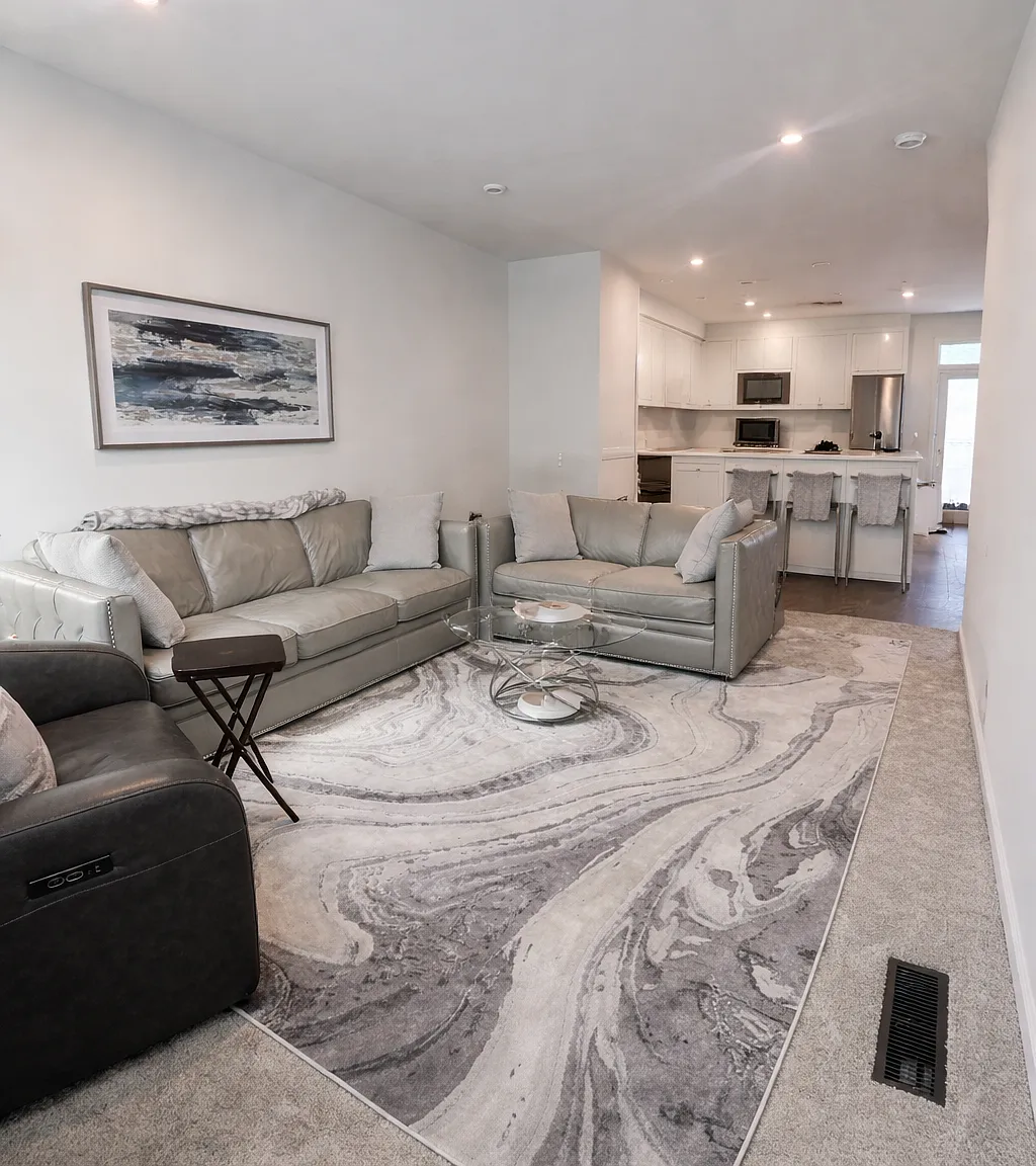 3 bed, 1935 sqft, $2,550 — Photo 2