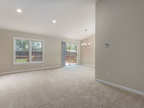 4th image of 13422 Parcher Ave