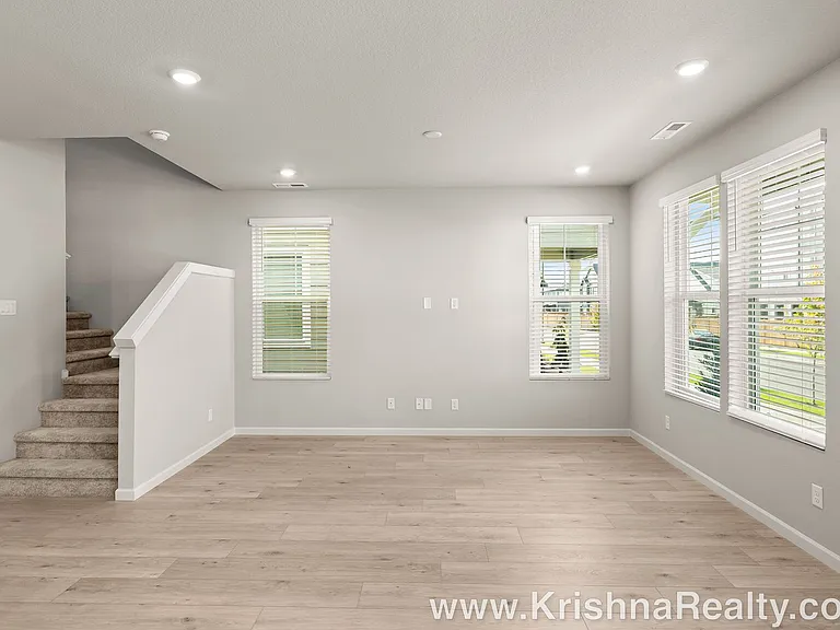 3454 SE 81st Ave — Photo 3