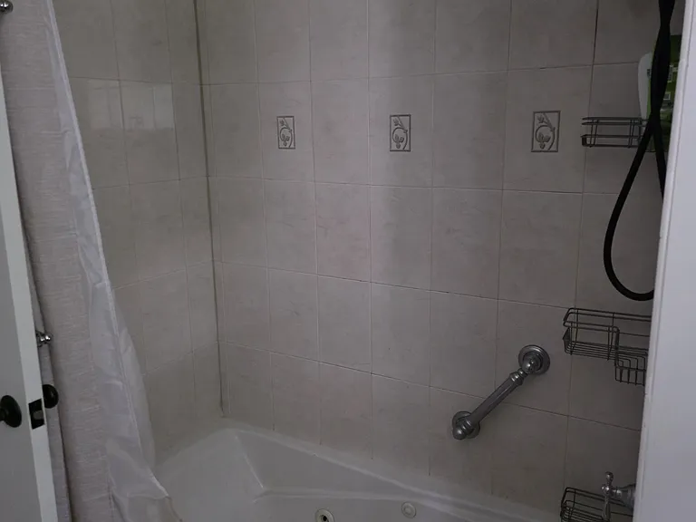 32 Mercedes Dr — Photo 23