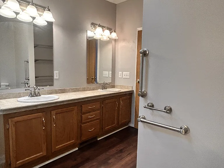 5024 Shamrock Way — Photo 12