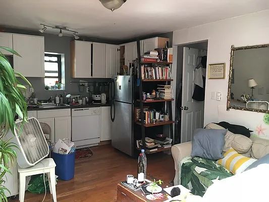 Rented by Loom Group | media 100