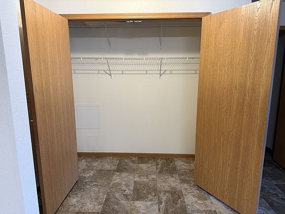 5th image of 205 Airview Dr