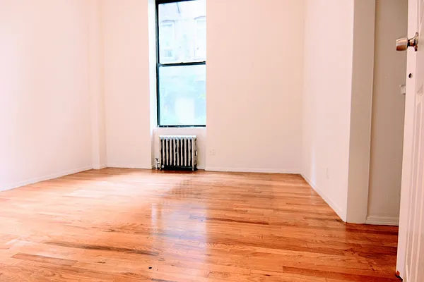 Rented by Voro, LLC | media 18