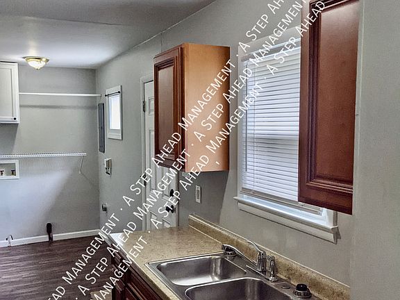 4th image of 4130 Hoyt Ave