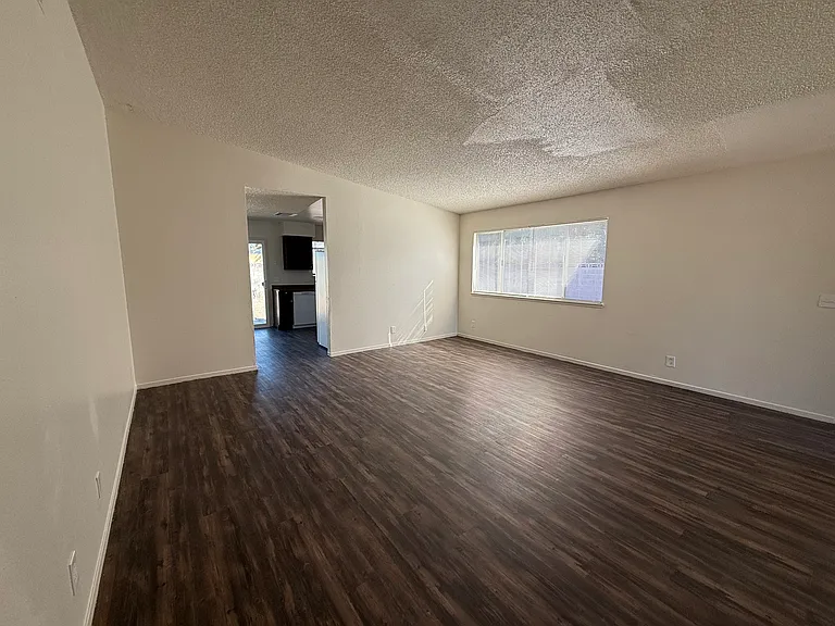 455 Ash St — Photo 4