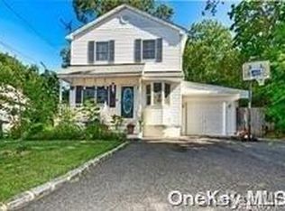 17 Haug Dr, Ronkonkoma, NY 11779