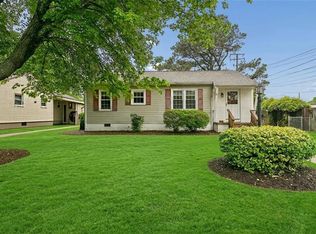 6 Hickory Hill Rd, Hampton, VA 23666