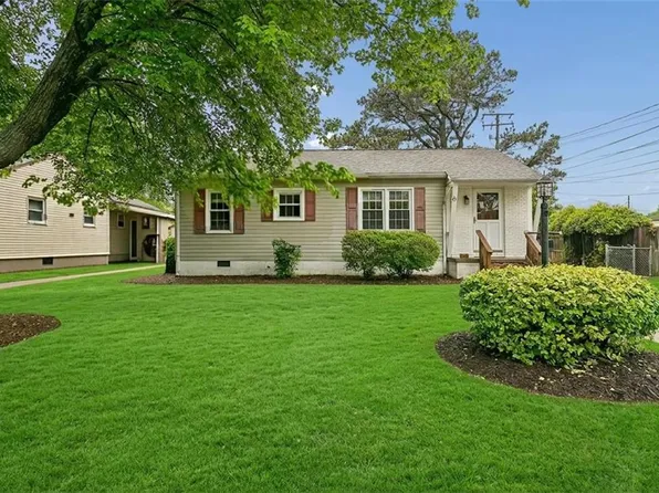 6 Hickory Hill Rd, Hampton, VA 23666