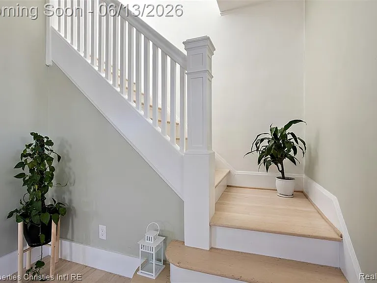 487 Smith Ave — Photo 13