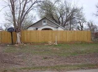 215 Ivanhoe St, Perry, OK 73077