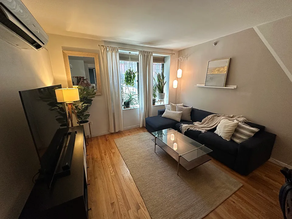 5 W 127th St #1A