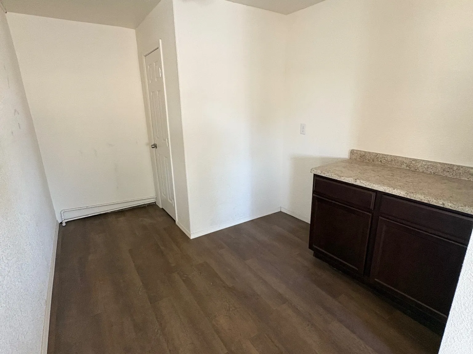3 bed, 2307 sqft, $1,600 — Photo 4