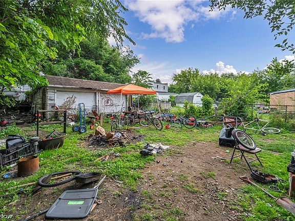5th image of 7814 Lawn Ave