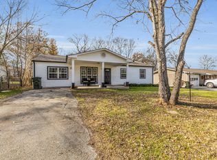 208 Robert E Lee St, Fort Oglethorpe, GA 30742