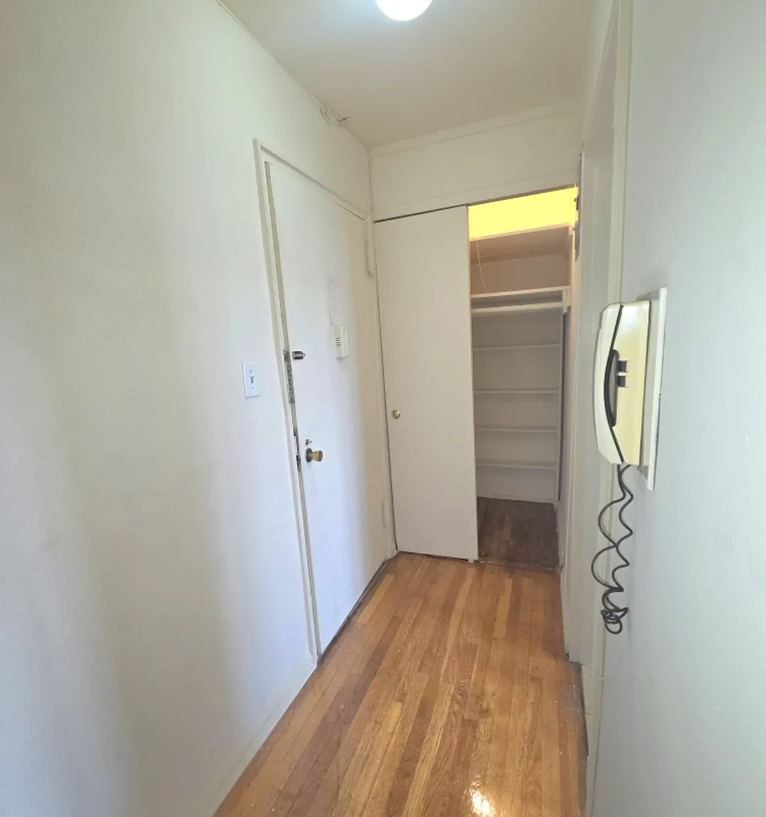 1 bed, 850 sqft, $2,298 — Photo 4