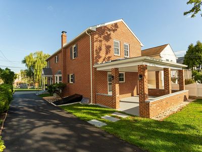 327 Center St, Bridgeport, PA, 19405