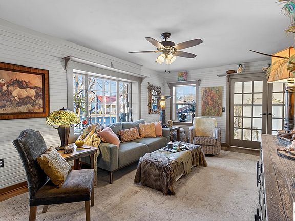 5th image of 204 S Spring St