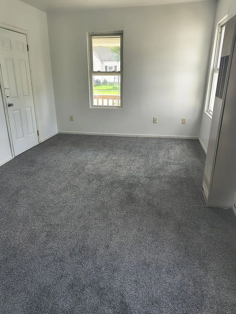 106 S Clay St - Two Bedroom Unit — Photo 3
